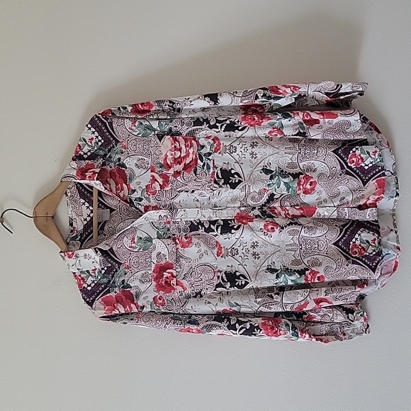 Chico's Silky Soft Paisley Floral Button Down Shirt Size Large/12 - Picture 5 of 8
